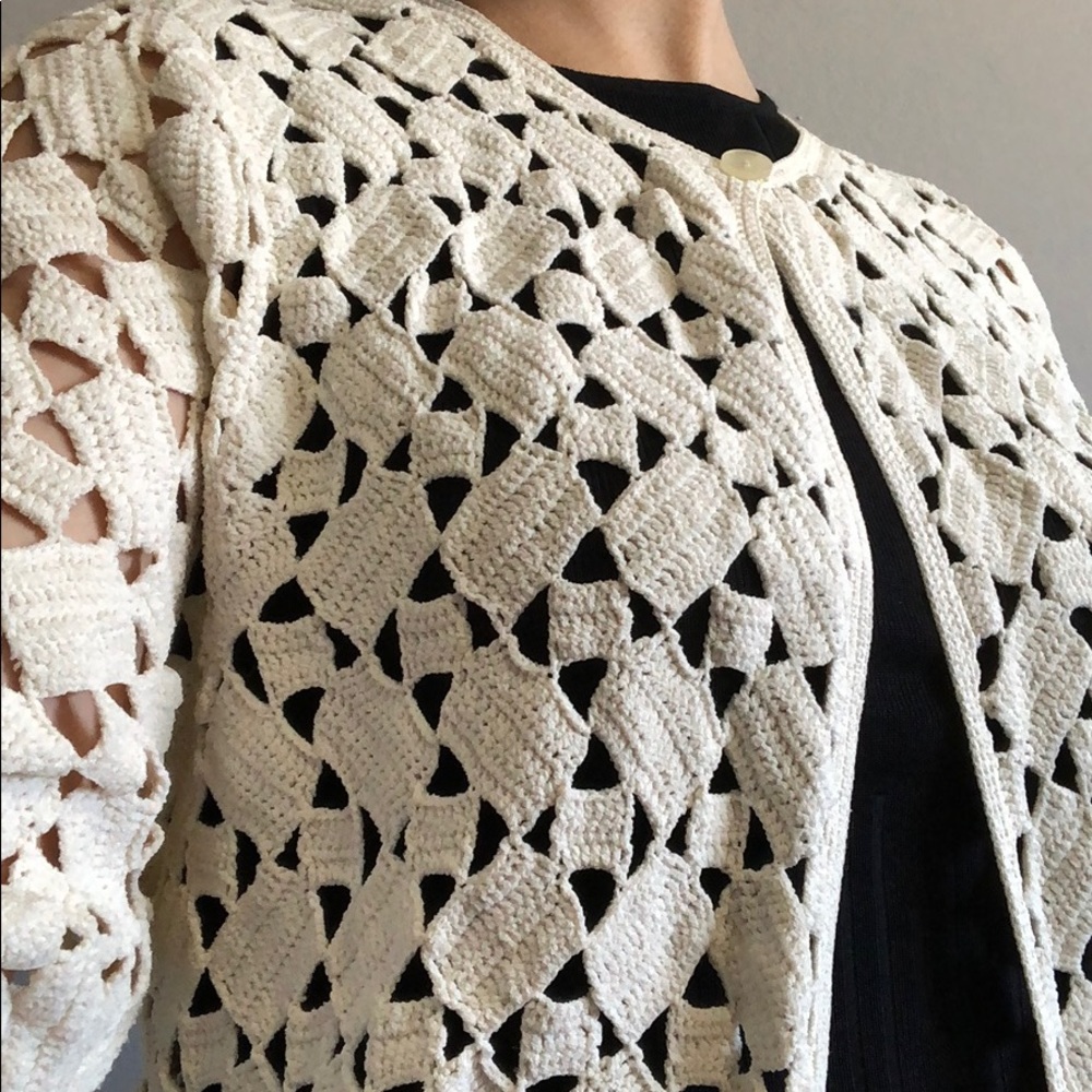 Off white Lace Jacket - Picture 2 of 4